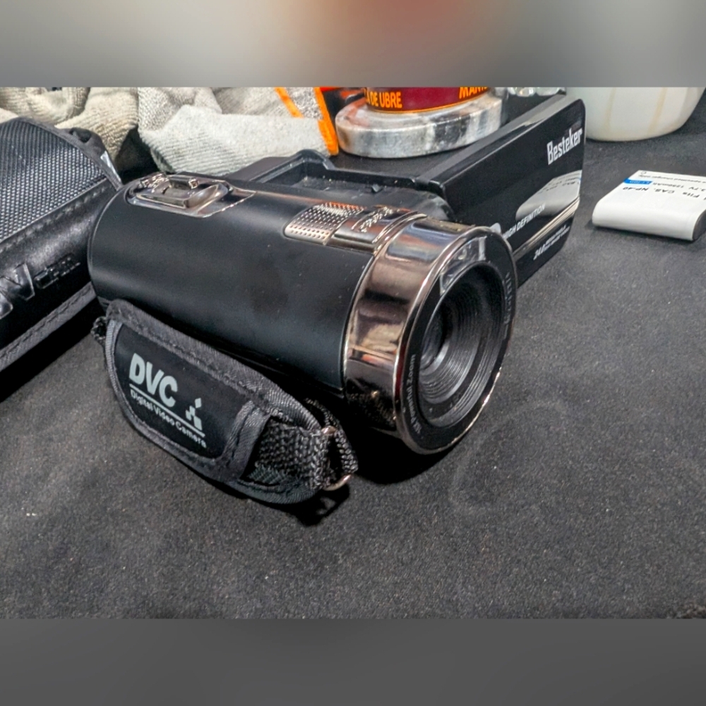 Digital HD video/still camcorder/camera